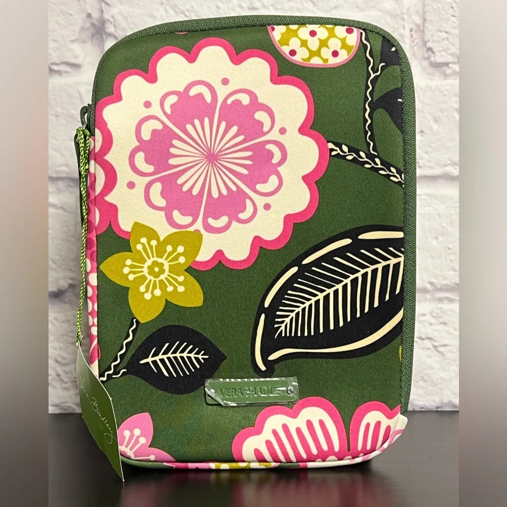 *NWT* Vera Bradley Neoprene Medium Tablet Sleeve in Olivia Pink
